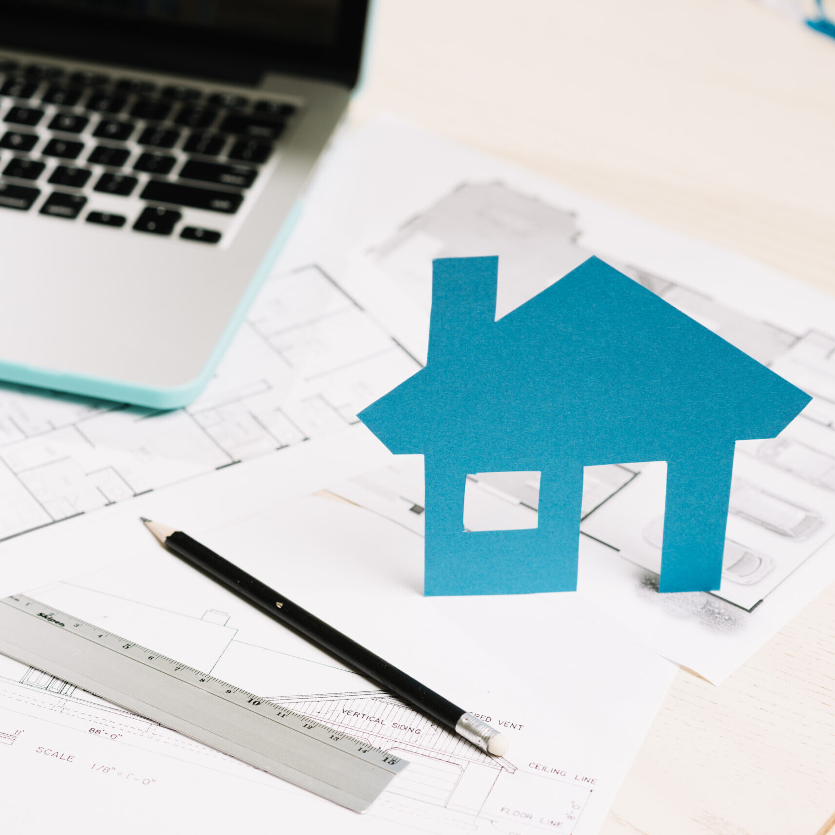 house-figurine-prints-laptop